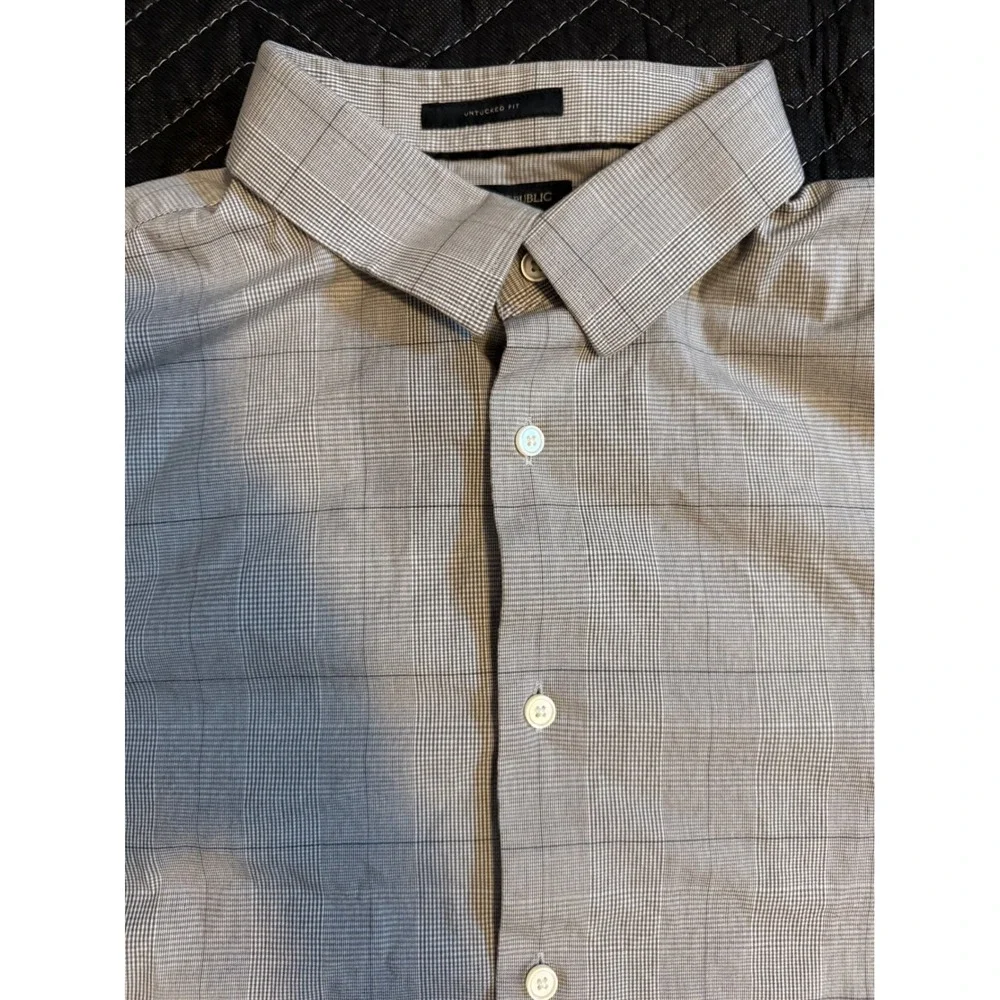 Banana Republic Untucked Fit Button Down Shirt Mens XXL Plaid Wrinkle Resist